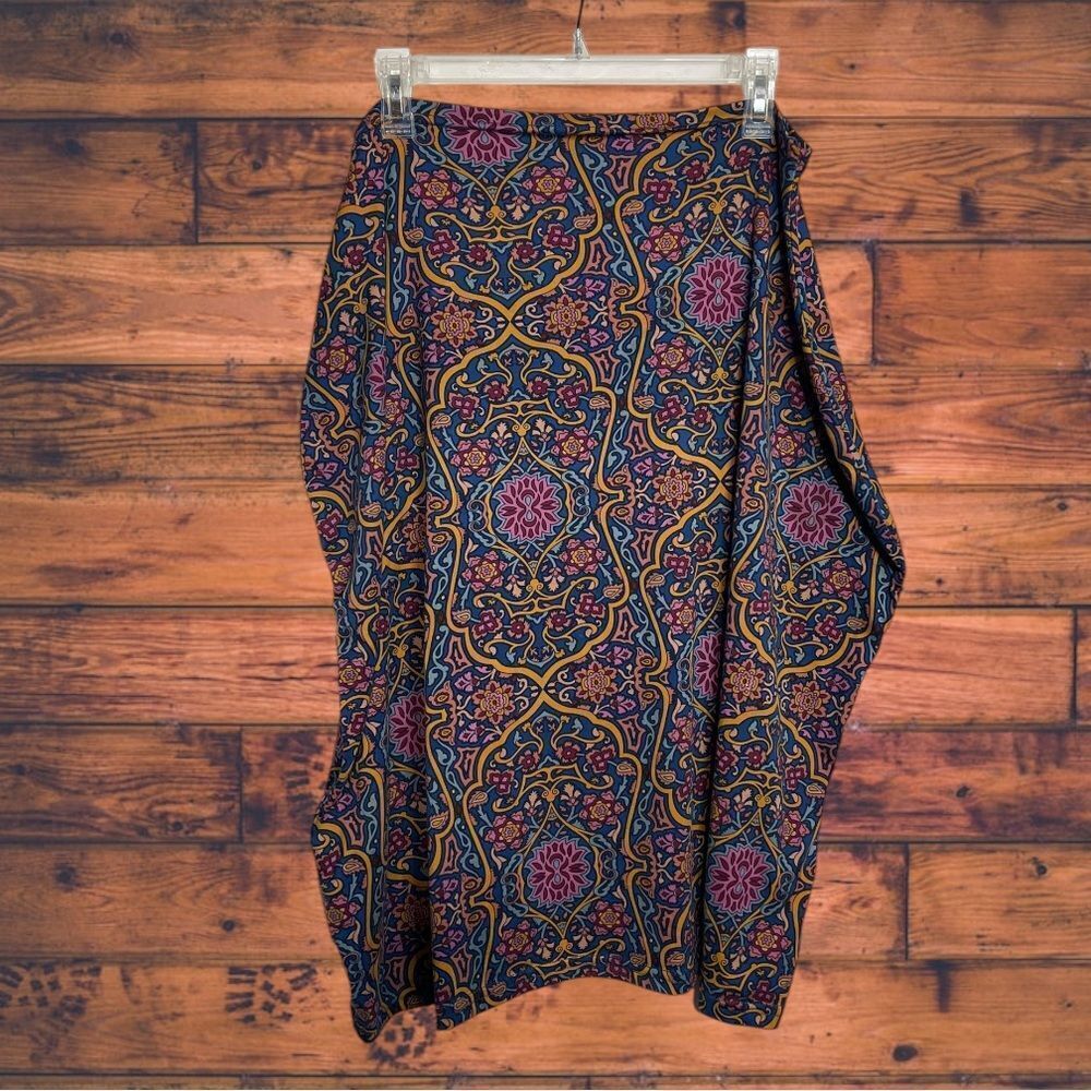 5 for $25🔥Covered Good Paisley Multi-Use‎ Nursing Cover